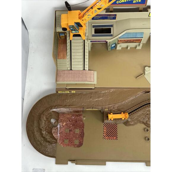 1979 Hot Wheels Construction Site Sto & Go Folding Playset - Picture 5 of 7